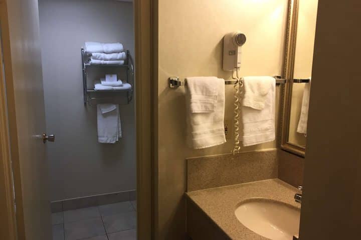 Room 31 of 40