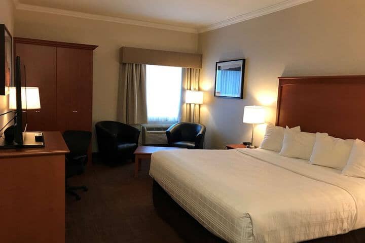 Room 9 of 40