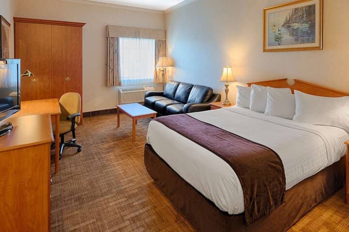 Room 28 of 40