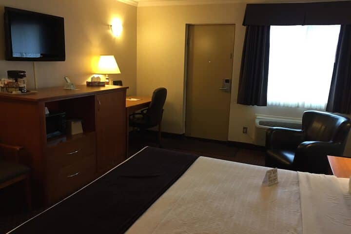 Room 6 of 40