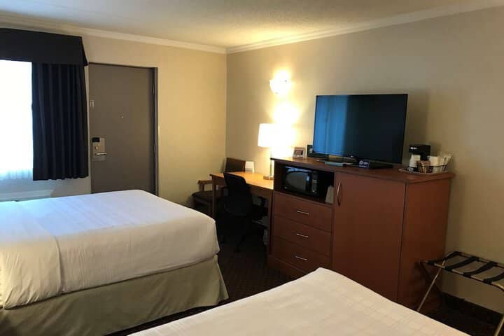 Room 15 of 40