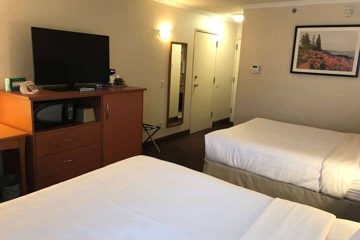 Room 13 of 40